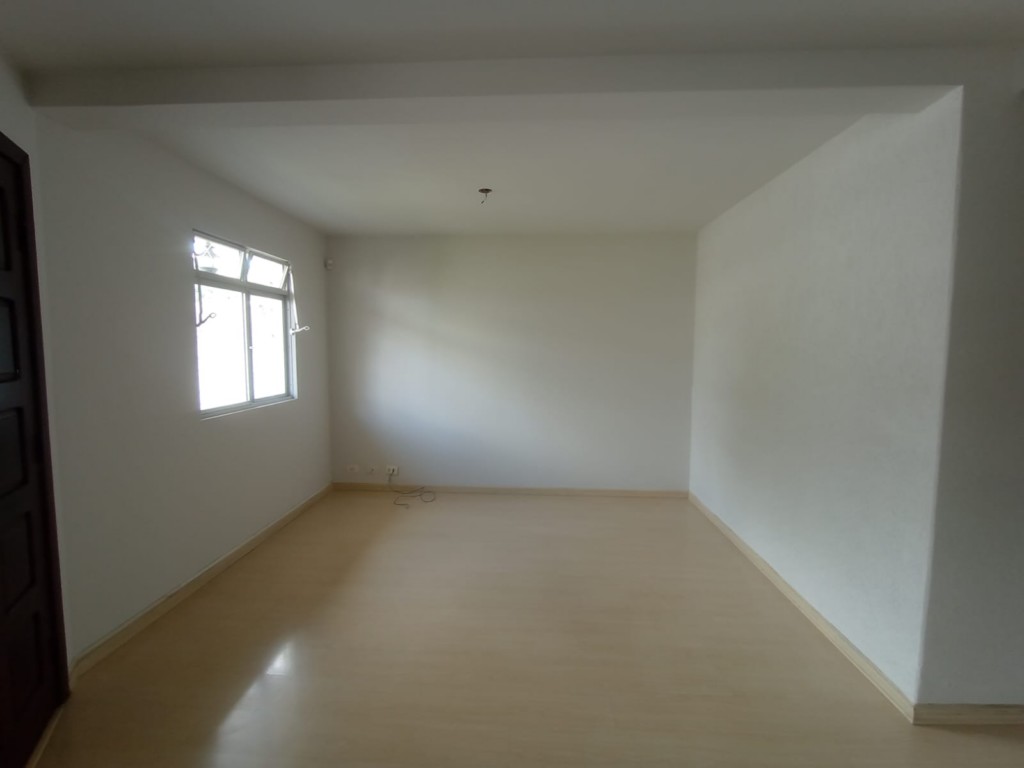 Sobrado para locacao no Bom Retiro em Curitiba com 198m² por R$ 5.400,00