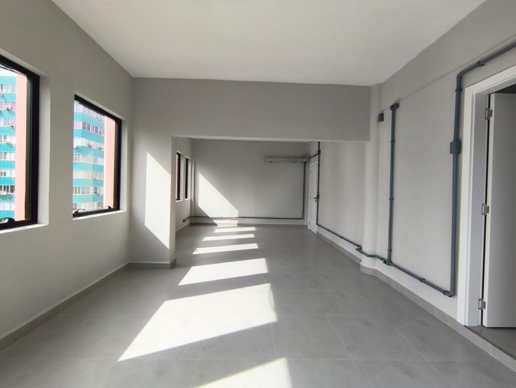 Conjunto Comercial / Sala para locacao no Centro em Curitiba com 432,26m² por R$ 14.400,00