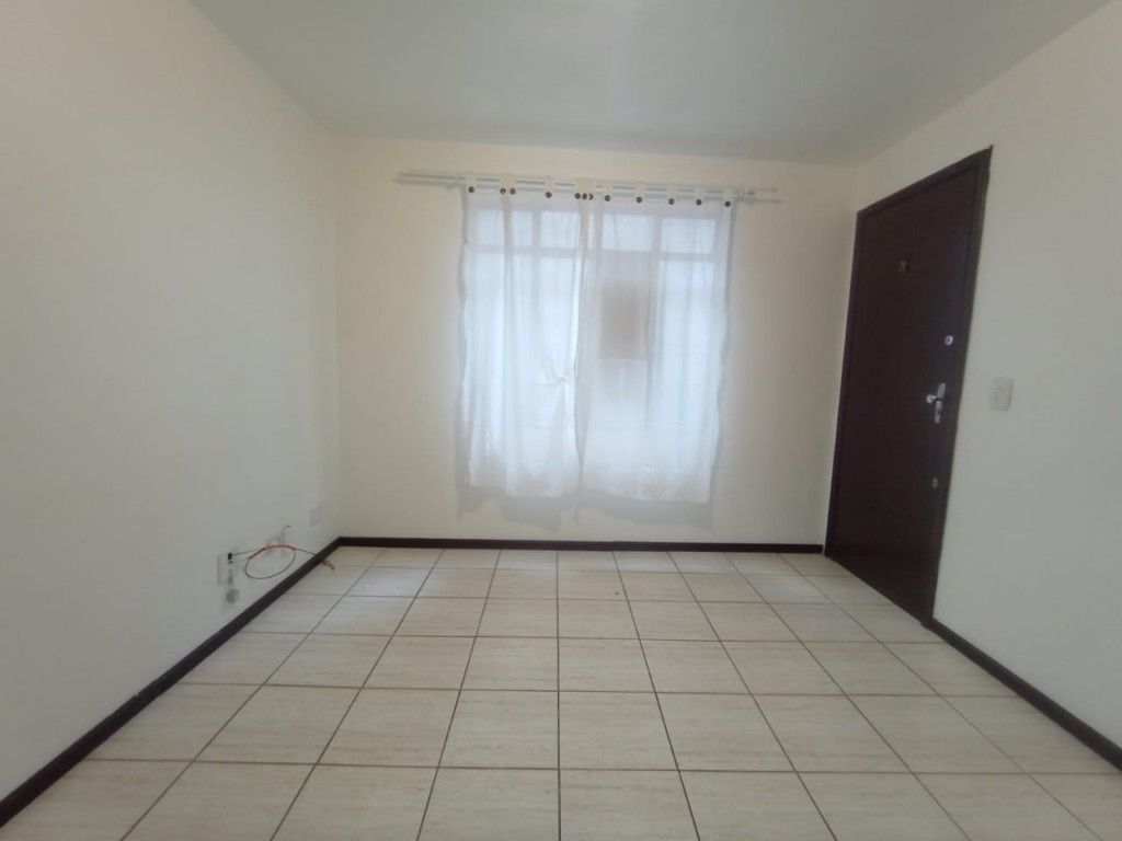 Apartamento para locacao no Sao Francisco em Curitiba com 86,19m² por R$ 1.920,00