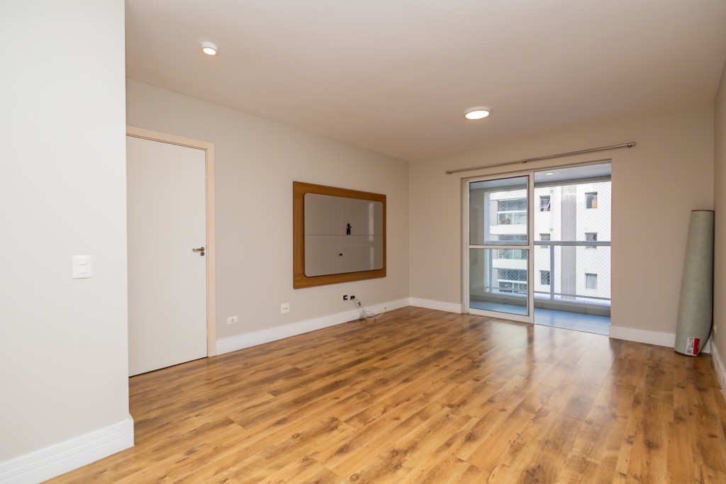 Apartamento para locacao no Reboucas em Curitiba com 127,48m² por R$ 4.560,00