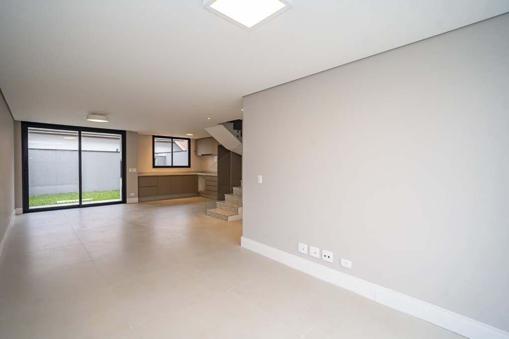 Sobrado para locacao no Guabirotuba em Curitiba com 167,84m² por R$ 6.600,00