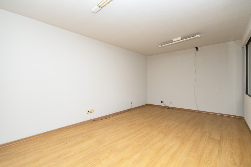 Conjunto Comercial / Sala para locacao no Agua Verde em Curitiba com 208,89m² por R$ 12.000,00