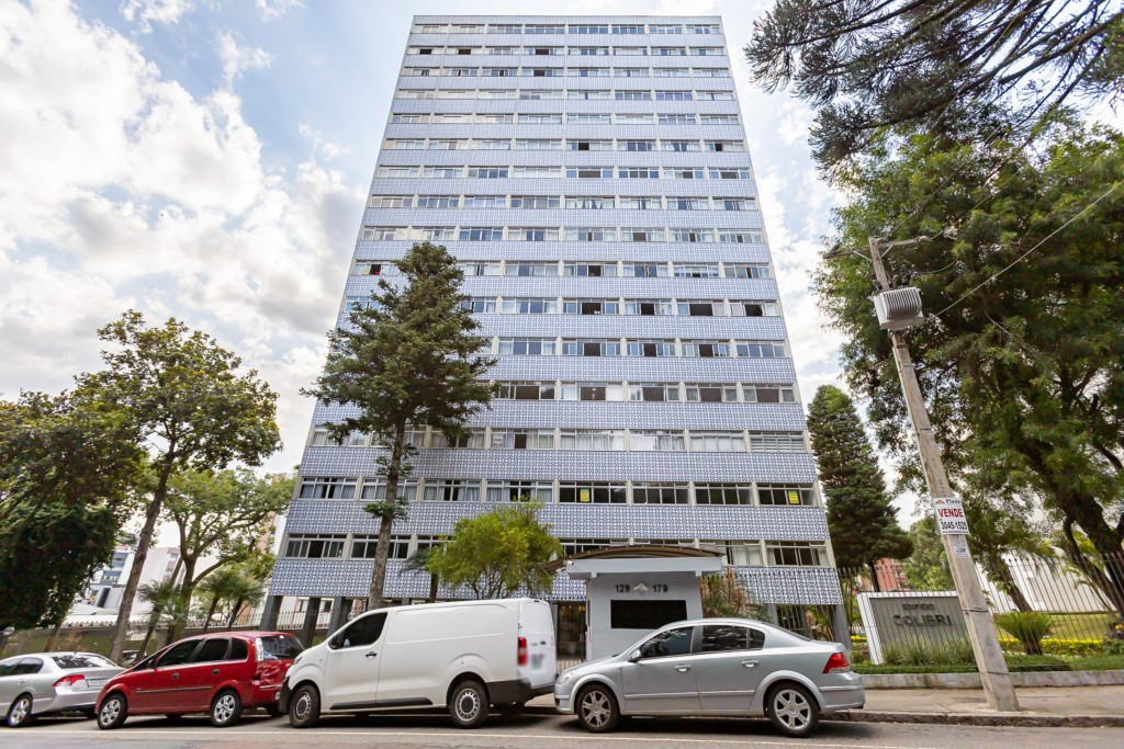 Apartamento para locacao no Ahu em Curitiba com 133,37m² por R$ 3.840,00