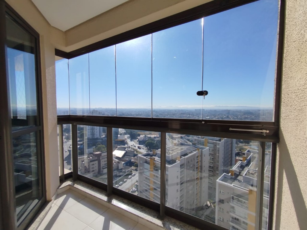 Apartamento para locacao no Capao Raso em Curitiba com 120m² por R$ 4.200,00