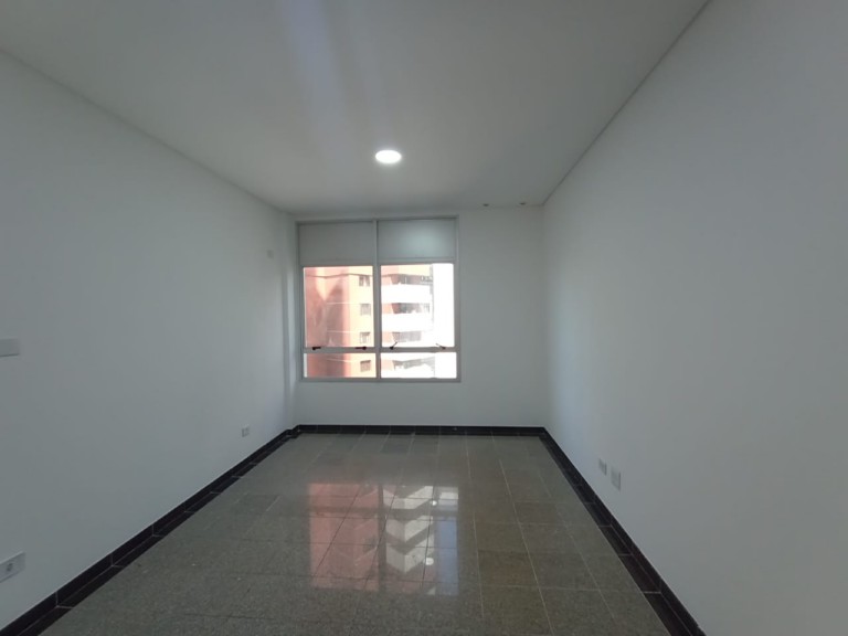 Conjunto Comercial / Sala para locacao no Batel em Curitiba com 37m² por R$ 1.800,00
