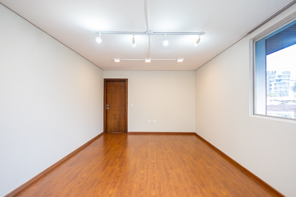 Conjunto Comercial / Sala para locacao no Bigorrilho em Curitiba com 120m² por R$ 3.840,00