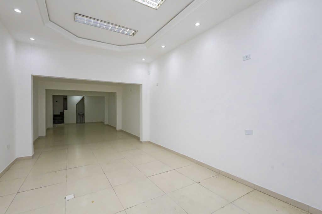Loja para locacao no Centro em Curitiba com 91m² por R$ 10.680,00