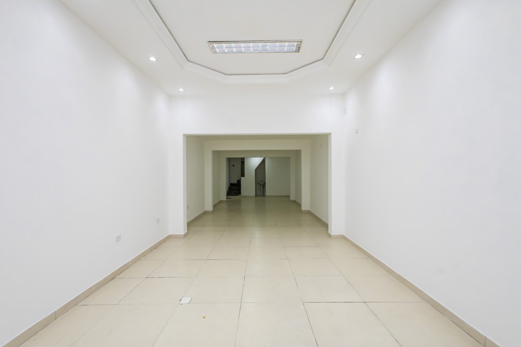Loja para locacao no Centro em Curitiba com 91m² por R$ 10.680,00