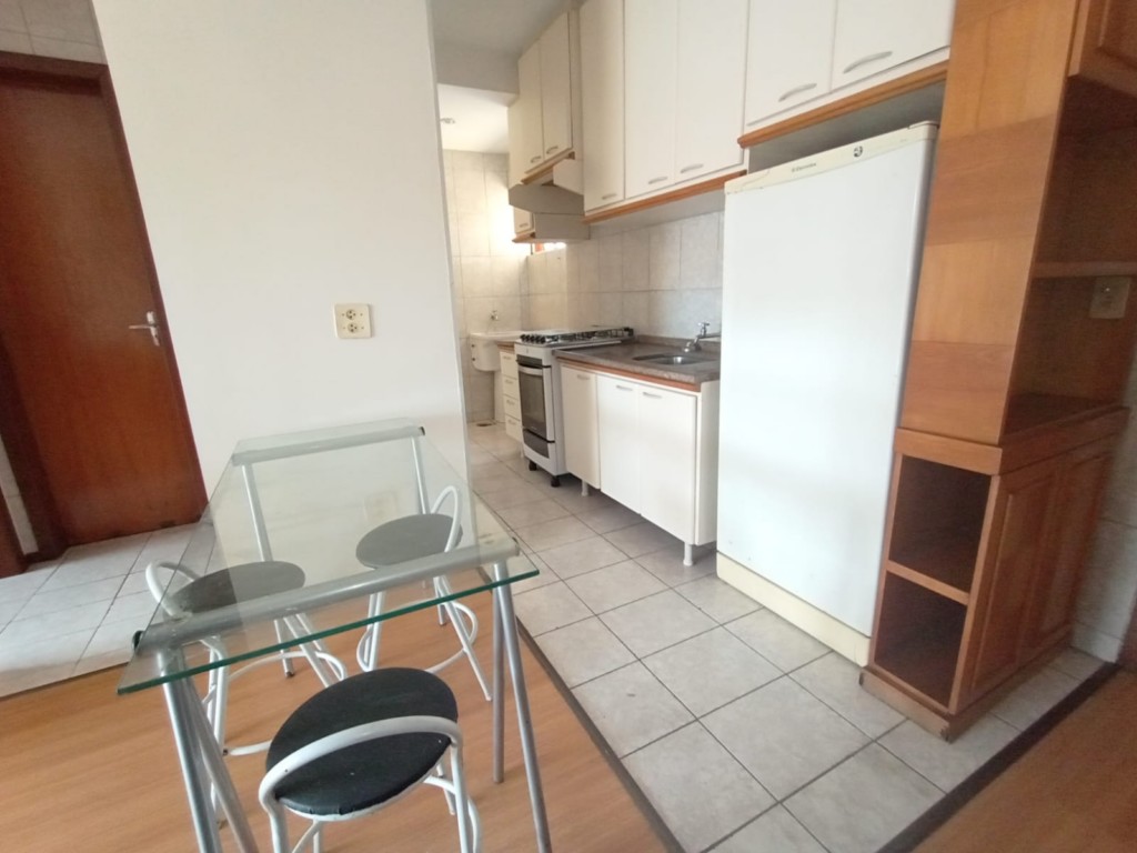 Apartamento para locacao no Centro em Curitiba com 60m² por R$ 1.800,00