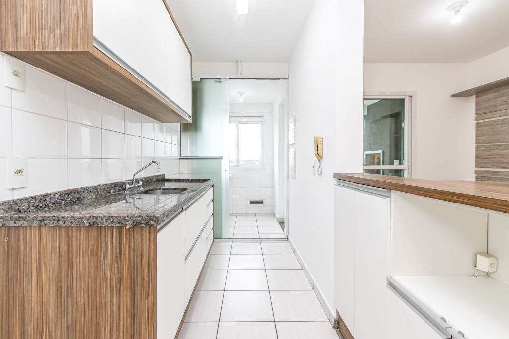 Apartamento para locacao no Orleans em Curitiba com 102,5m² por R$ 4.320,00