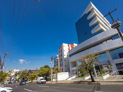 Conjunto Comercial / Sala para locacao no Cabral em Curitiba com 60,87m² por R$ 3.000,00
