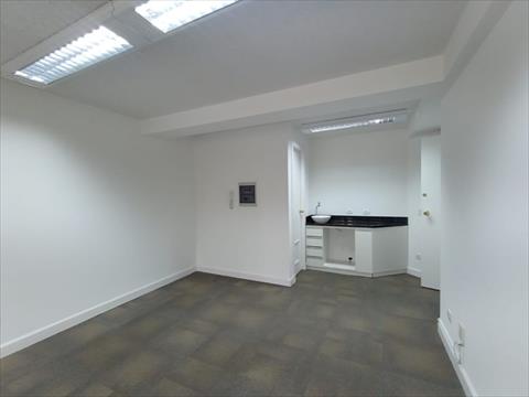 Conjunto Comercial / Sala para locacao no Juveve em Curitiba com 47,5m² por R$ 1.920,00
