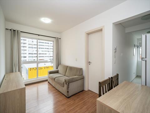 Apartamento para locacao no Centro em Curitiba com 74,45m² por R$ 2.280,00