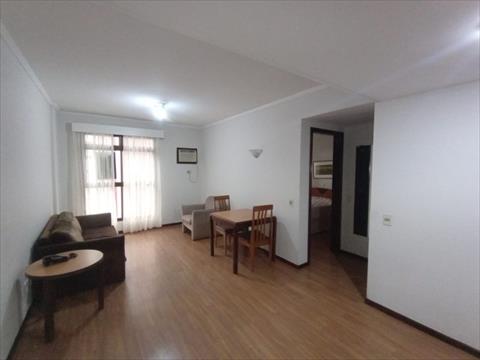 Apartamento para locacao no Centro em Curitiba com 84,44m² por R$ 2.160,00