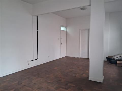 Conjunto Comercial / Sala para locacao no Centro em Curitiba com 30m² por R$ 840,00