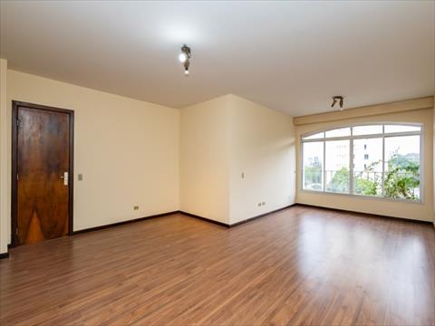 Apartamento para locacao no Sao Francisco em Curitiba com 214m² por R$ 3.780,00