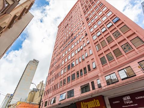 Conjunto Comercial / Sala para locacao no Centro em Curitiba com 66,7m² por R$ 2.880,00