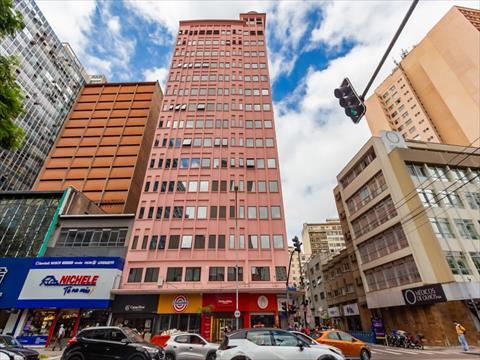 Conjunto Comercial / Sala para locacao no Centro em Curitiba com 45,94m² por R$ 1.800,00