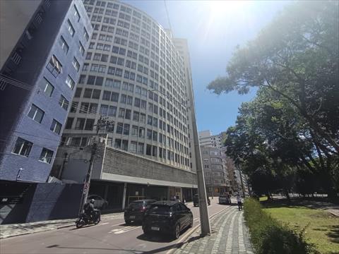 Apartamento para locacao no Centro em Curitiba com 86,01m² por R$ 2.400,00