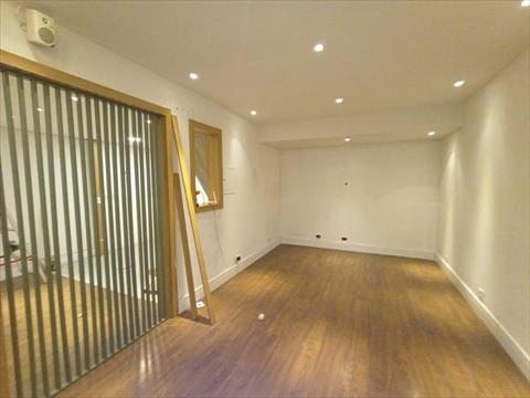 Loja para locacao no Centro em Curitiba com 115,6m² por R$ 2.400,00