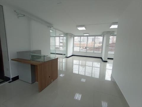 Conjunto Comercial / Sala para locacao no Centro em Curitiba com 158m² por R$ 10.800,00