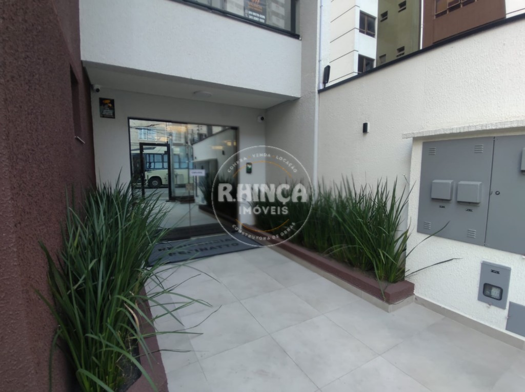 Studio para locacao no Centro em Curitiba com 24m² por R$ 2.875,00