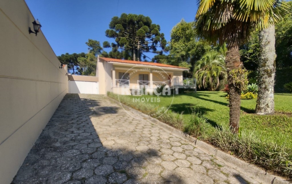 Residência para locacao no Santa Candida em Curitiba com 330m² por R$ 6.875,00