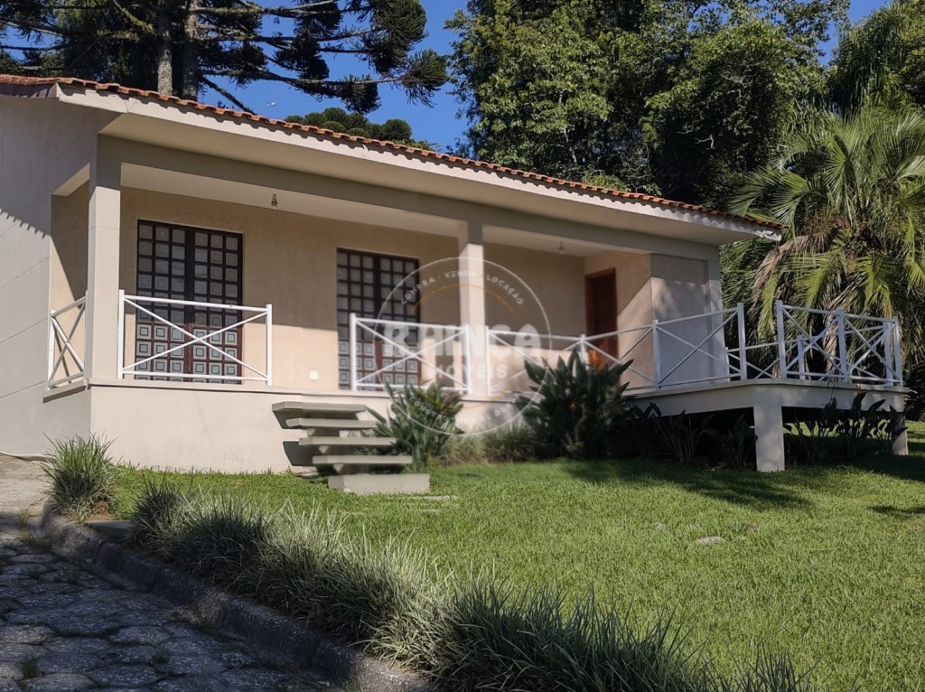 Residência para locacao no Santa Candida em Curitiba com 330m² por R$ 6.875,00