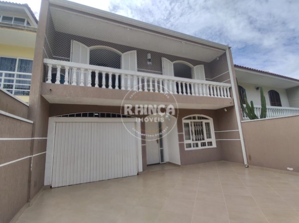 Sobrado para venda no Xaxim em Curitiba com 224m² por R$ 975.000,00