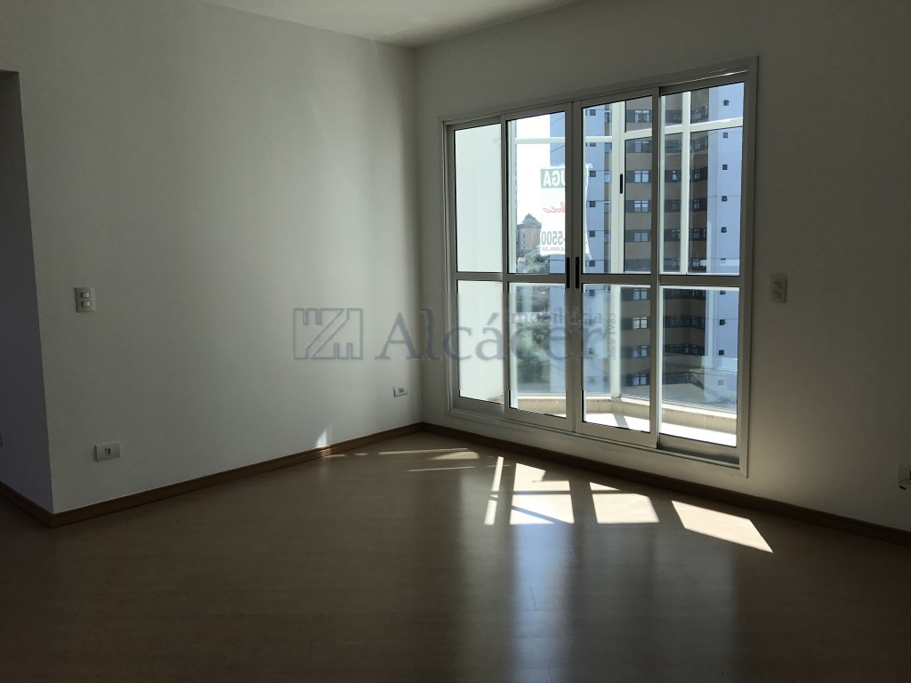 Apartamento para locacao no Mossungue em Curitiba com 135m² por R$ 4.500,00