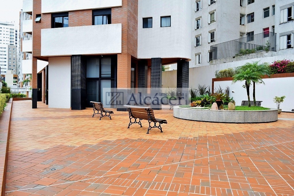 Apartamento para locacao no Batel em Curitiba com 412m² por R$ 8.750,00