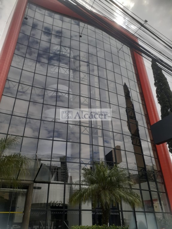 Kitinet para locacao no Batel em Curitiba com 33m² por R$ 1.875,00