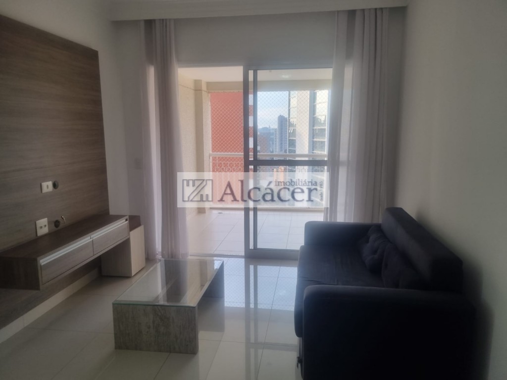 Apartamento para locacao no Centro em Curitiba com 140m² por R$ 5.625,00