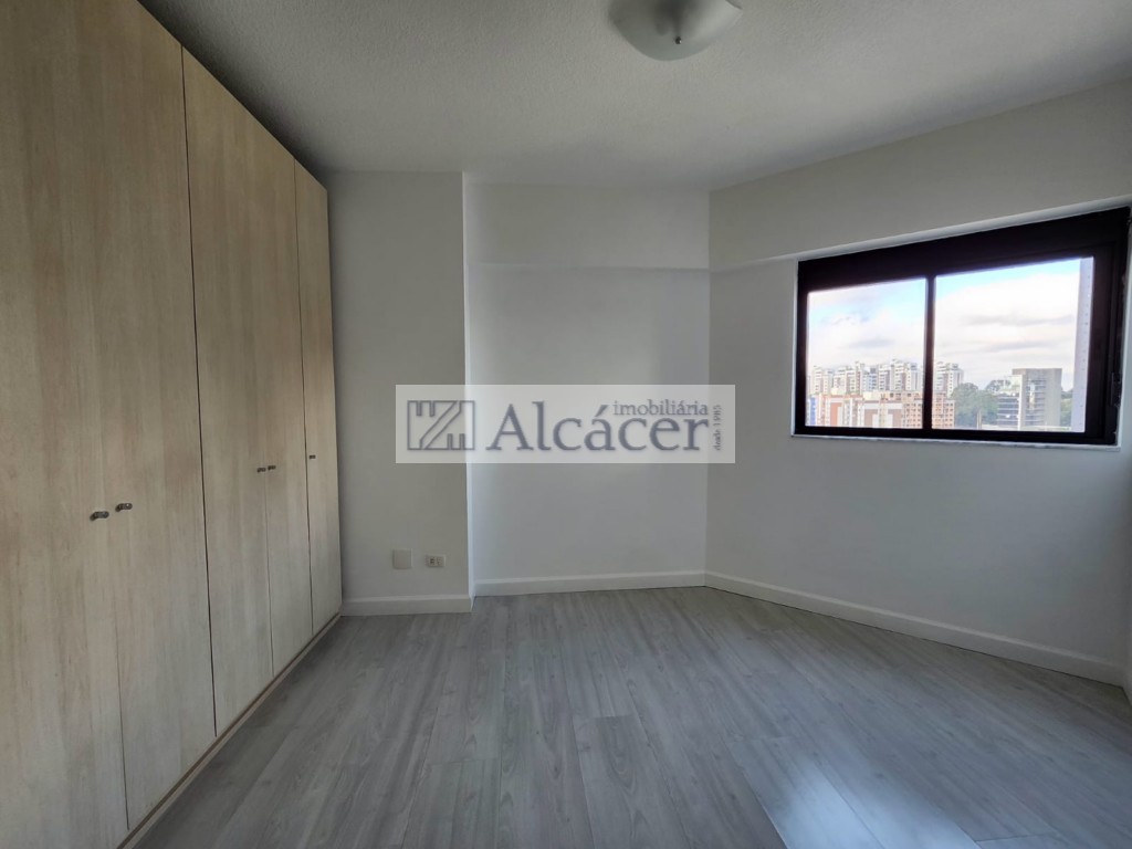 Apartamento à venda em Ecoville, Curitiba — Imobiliária Razão