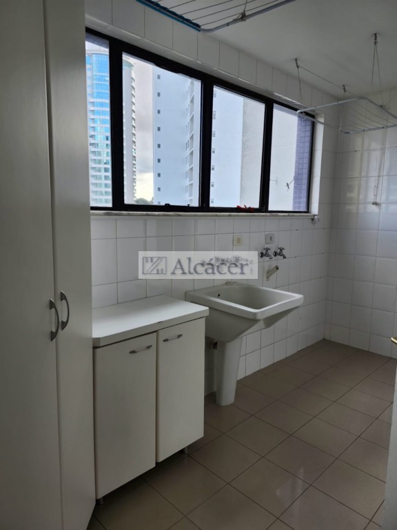 Apartamento à venda em Ecoville, Curitiba — Imobiliária Razão