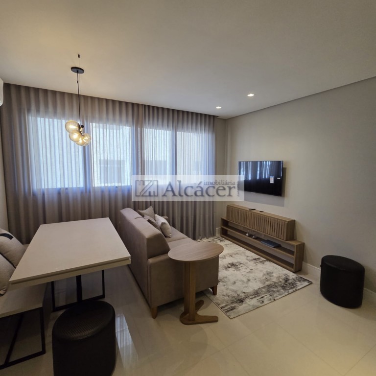 Apartamento para locacao no Sao Francisco em Curitiba com 64m² por R$ 5.125,00