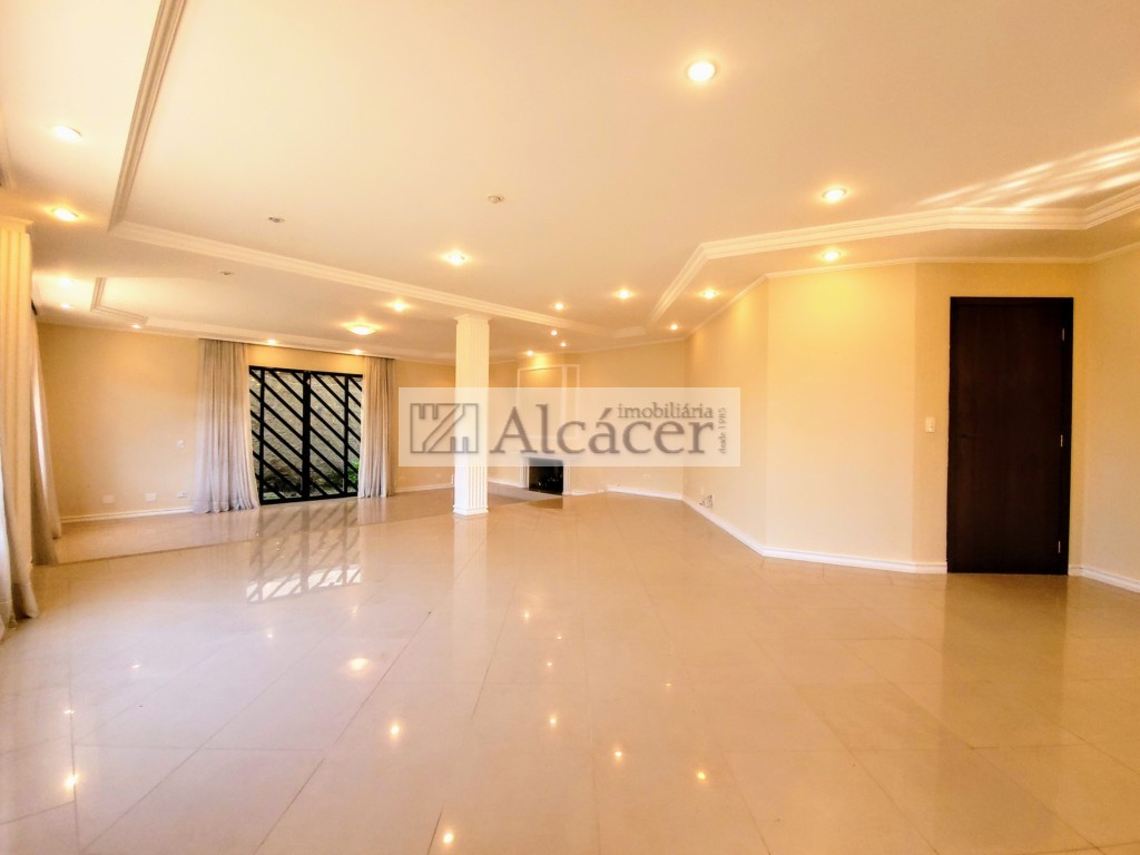 Casa Residencial para locacao no Mossungue em Curitiba com 550m² por R$ 13.750,00