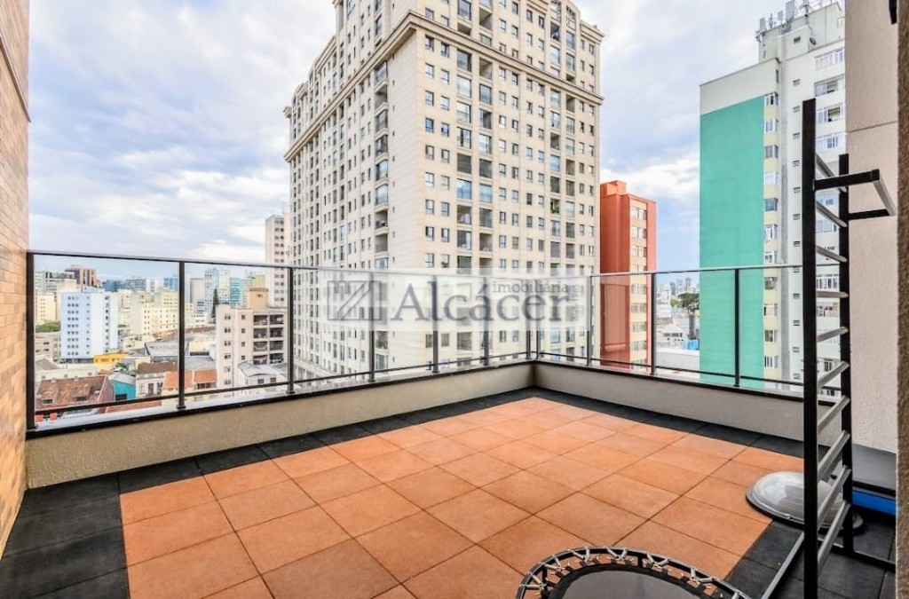 Apartamento para locacao no Centro em Curitiba com 45m² por R$ 2.875,00