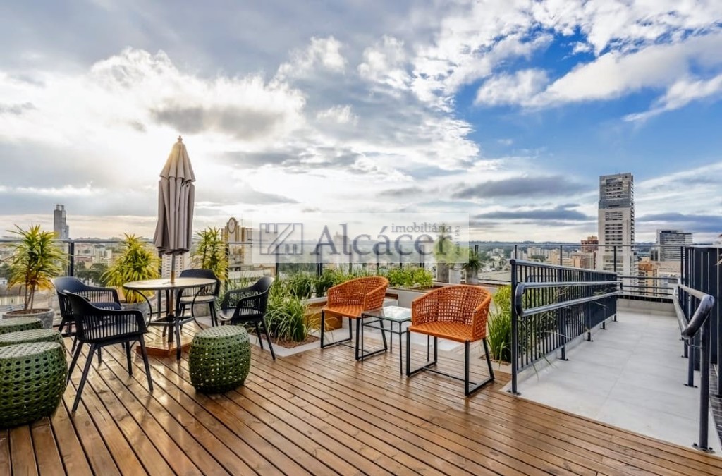 Apartamento para locacao no Centro em Curitiba com 45m² por R$ 2.875,00