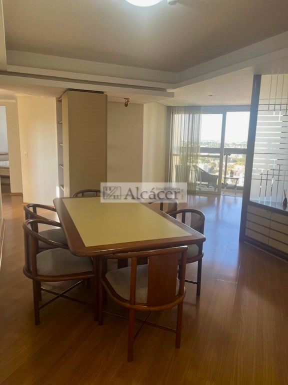 Apartamento para locacao no Centro em Curitiba com 144m² por R$ 4.875,00