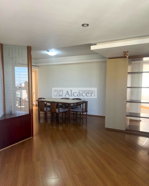 Apartamento para locacao no Centro em Curitiba com 144m² por R$ 4.875,00