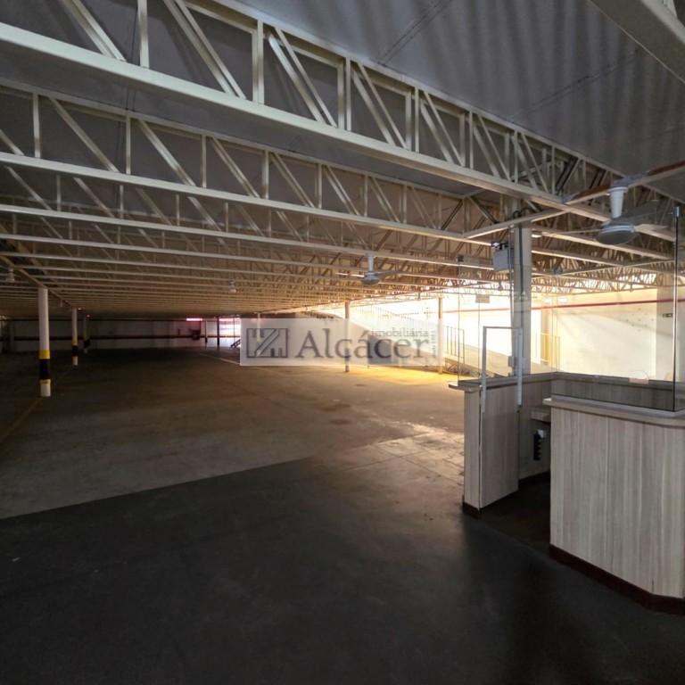Loja para locacao no Centro em Curitiba com 2.031m² por R$ 30.000,00