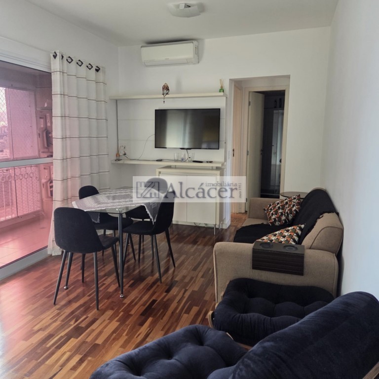 Apartamento para locacao no Centro em Curitiba com 50m² por R$ 4.375,00