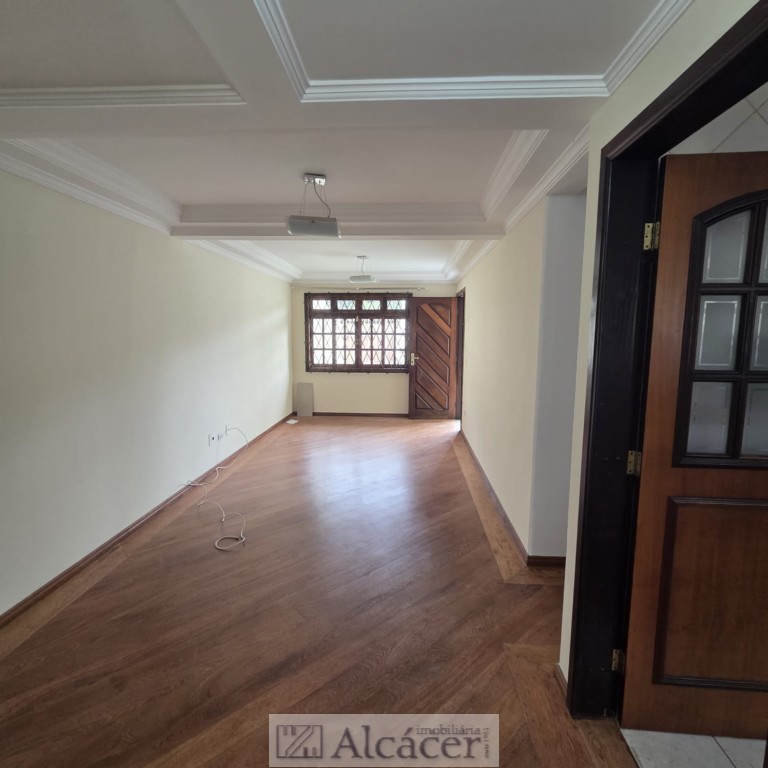 Sobrado para locacao no Boa Vista em Curitiba com 132m² por R$ 5.625,00