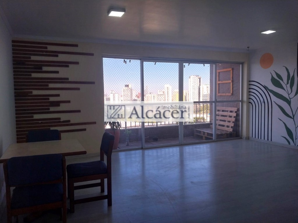 Apartamento para locacao no Centro em Curitiba com 177m² por R$ 5.375,00