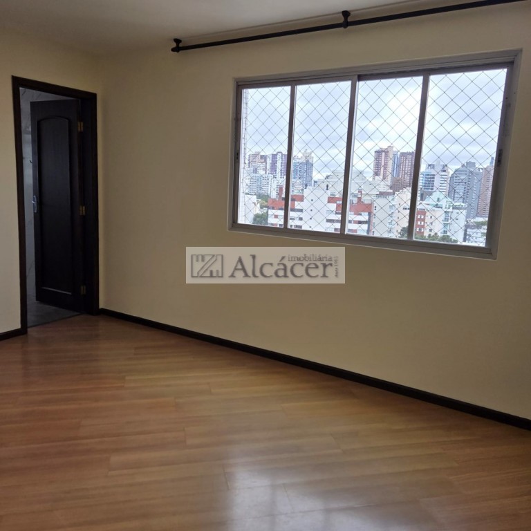 Apartamento para locacao no Juveve em Curitiba com 133,02m² por R$ 3.750,00