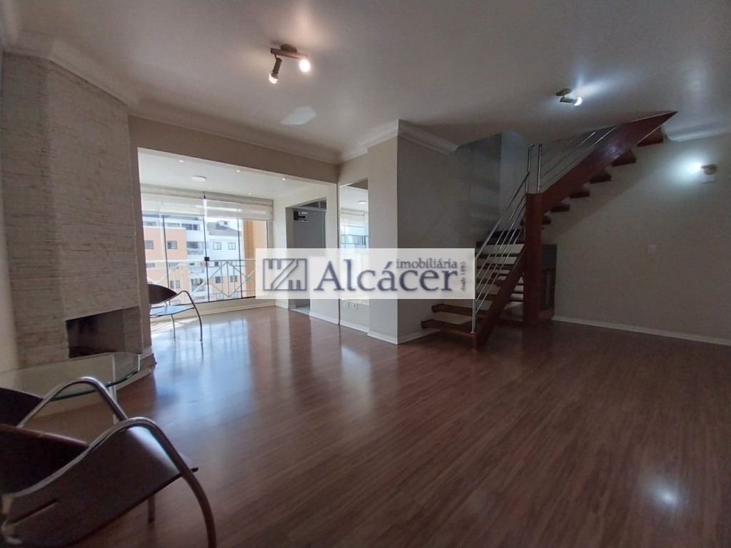 Cobertura para locacao no Mossungue em Curitiba com 210m² por R$ 10.000,00