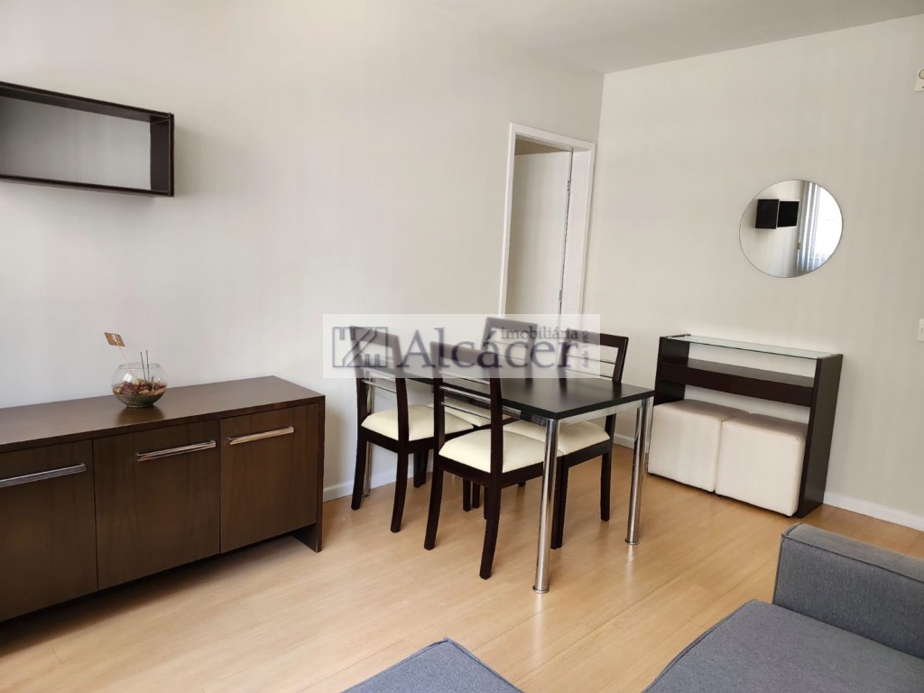 Apartamento para locacao no Centro em Curitiba com 56m² por R$ 3.250,00