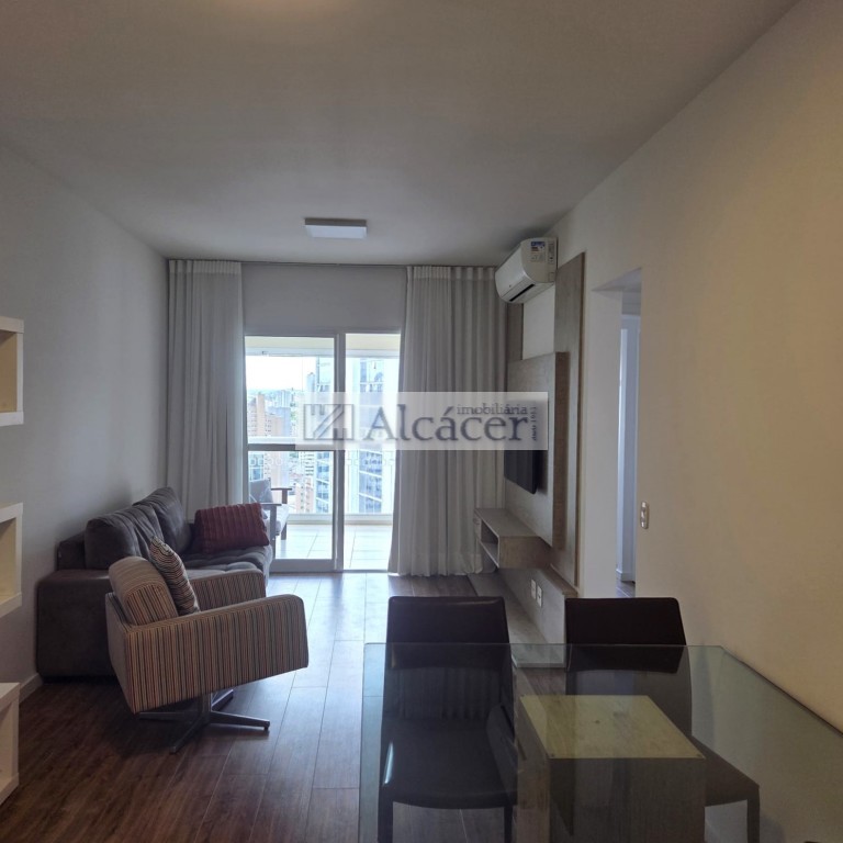 Apartamento para locacao no Centro em Curitiba com 140,67m² por R$ 6.500,00