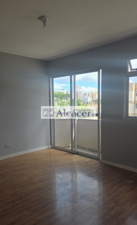 Apartamento para locacao no Ahu em Curitiba com 76,65m² por R$ 2.500,00